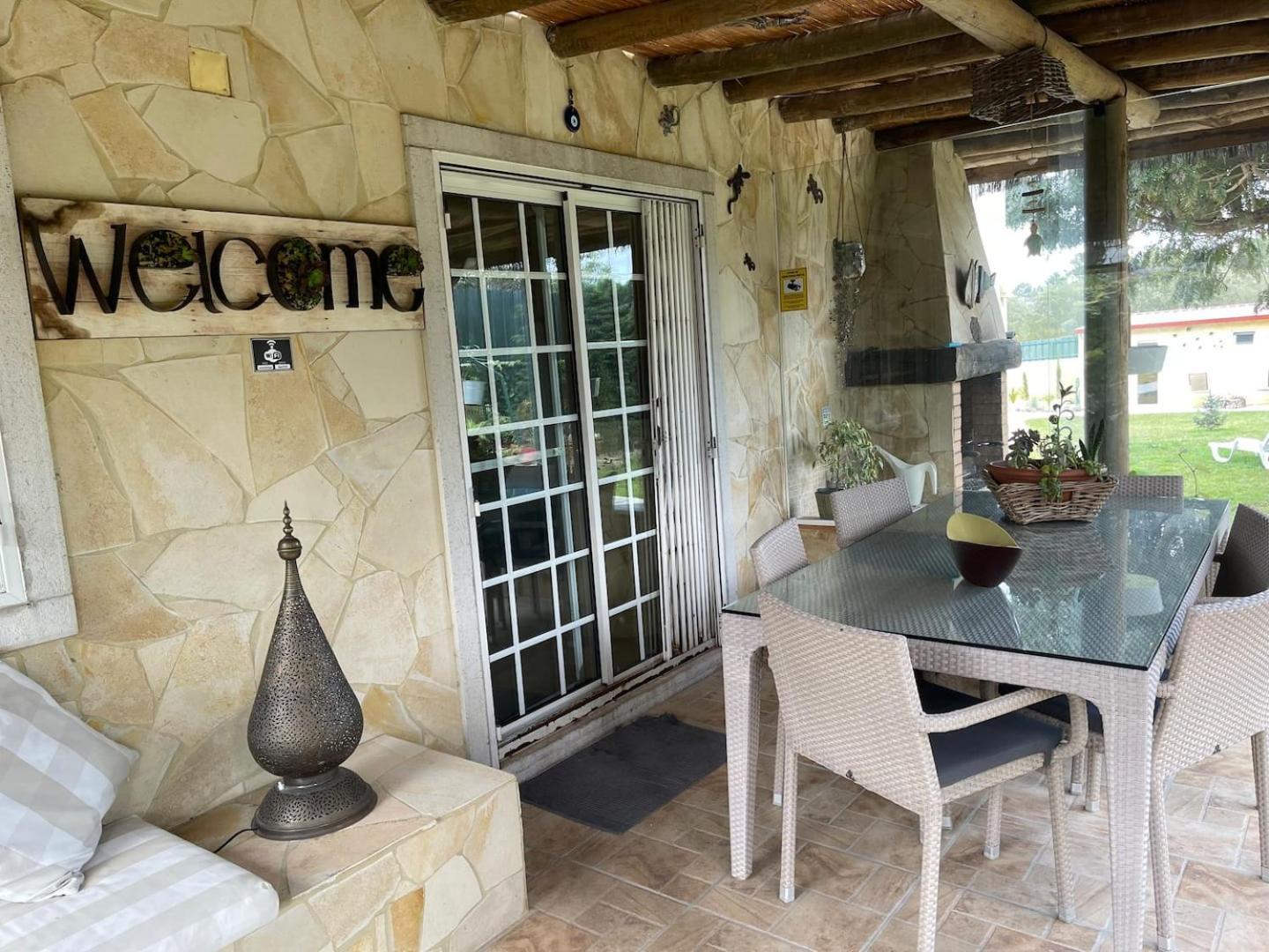 A Casa Do Lago Camarate  Εξωτερικό φωτογραφία